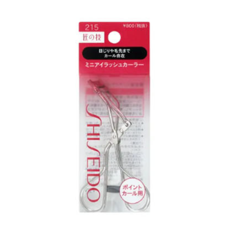 Shiseido eyelash curler half 215 with a refill pad