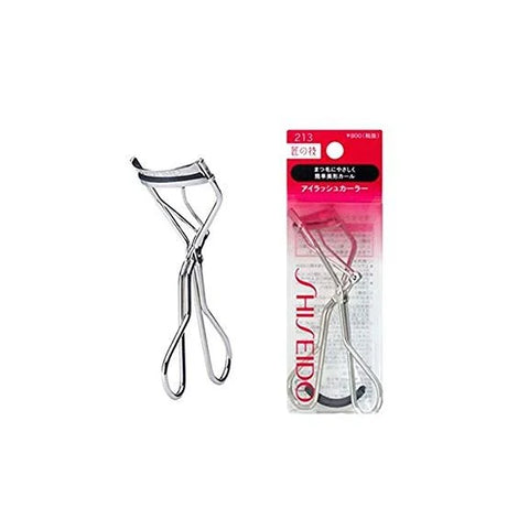 Shiseido eyelash curler 213 with a refill pad